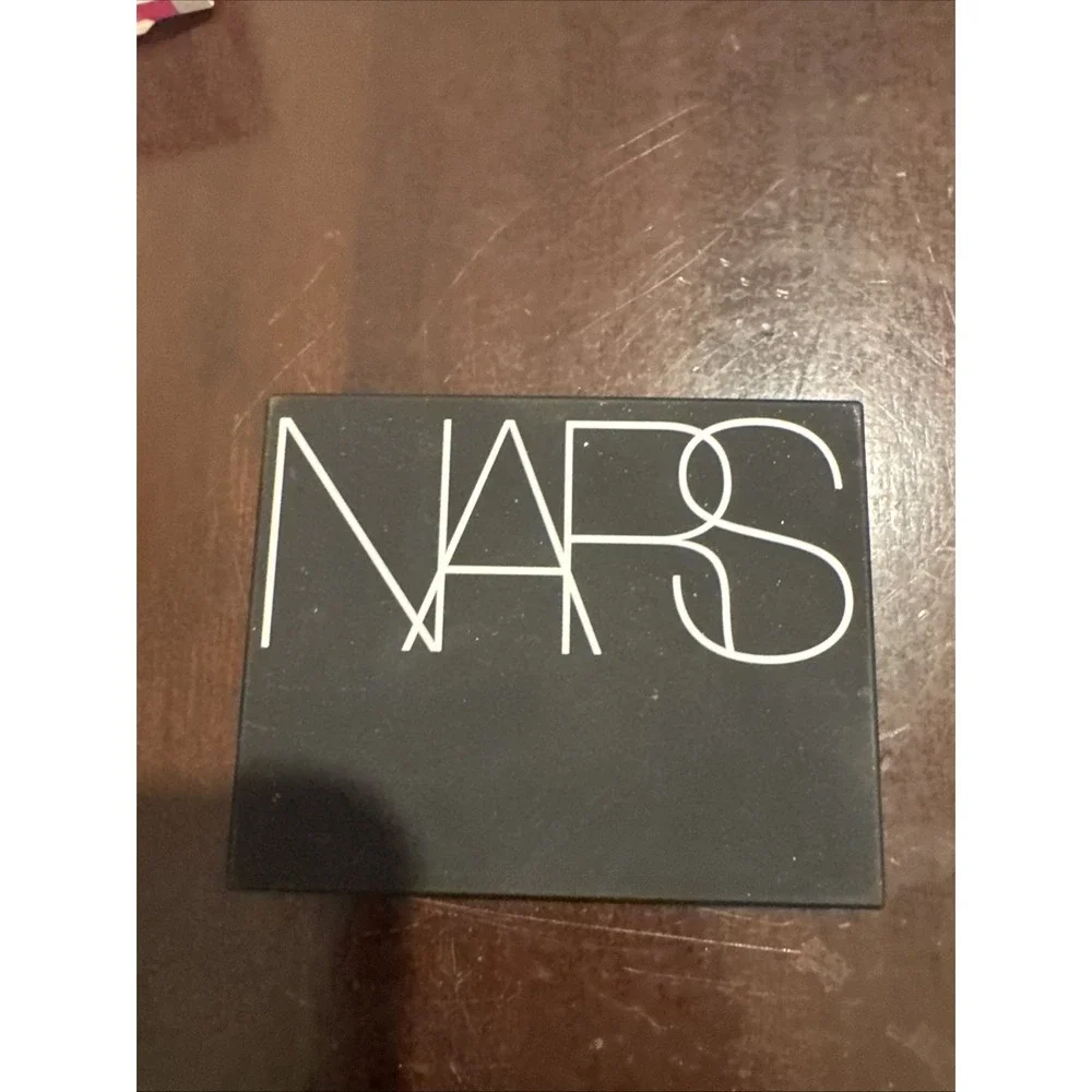 NARS Voyageur Eyeshadow Palette Hibiscus